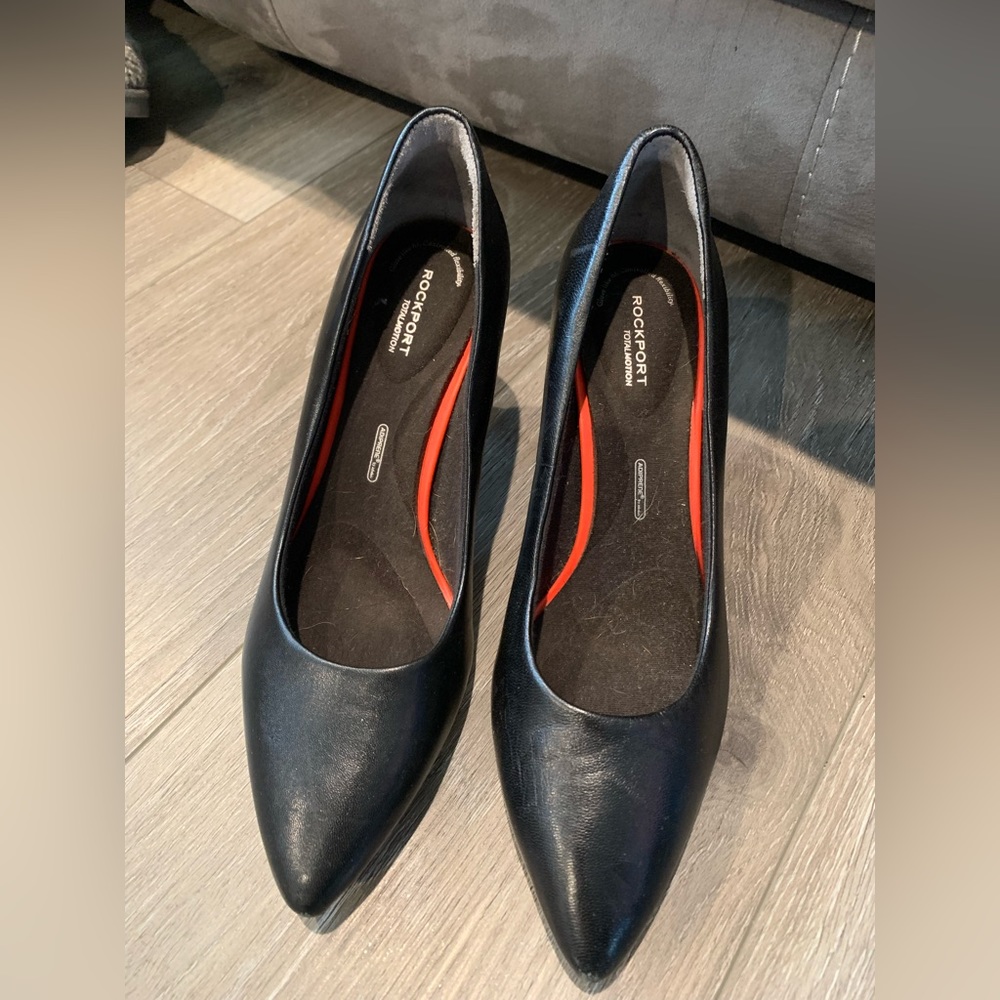 Black Rockport total motion pumps 2 inch heel